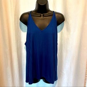 Ribbed Blue Flowy Tank